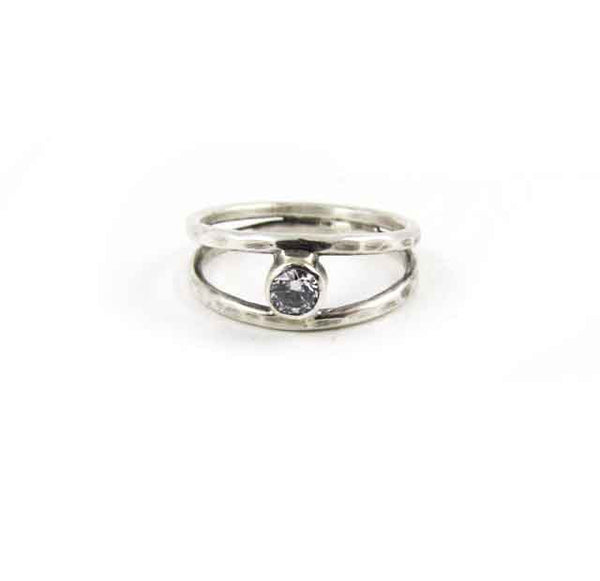 Solitary Sterling Silver Ring with a Cubic Zirconia